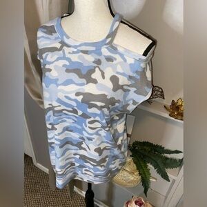 Jolie & Joy size Large White Blue Grey Soft Open Shoulder Camo Top GUC